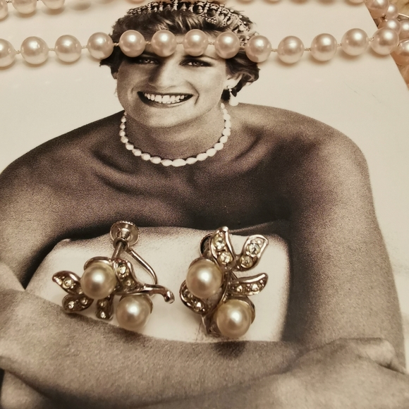 Affordable Fashion Finds Accessories - Vintage Pearl Earrings